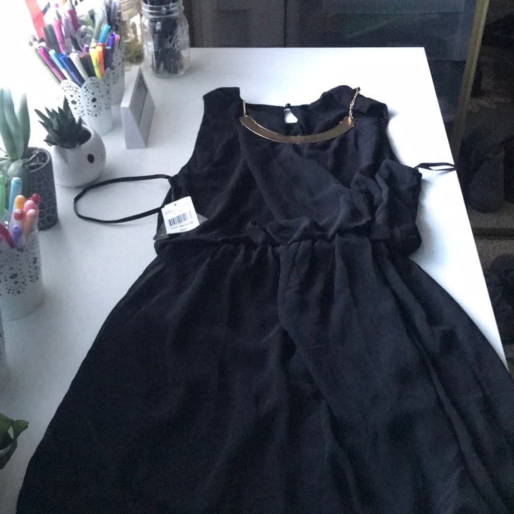 **CHIC** Black Dress
